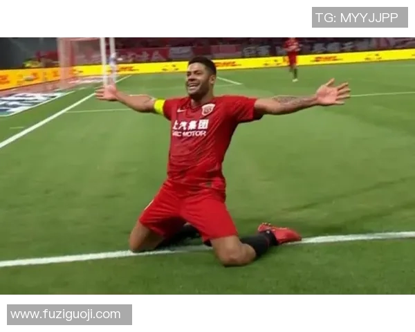 重庆足球队在邀请赛中以60分稳居积分榜首位表现出色