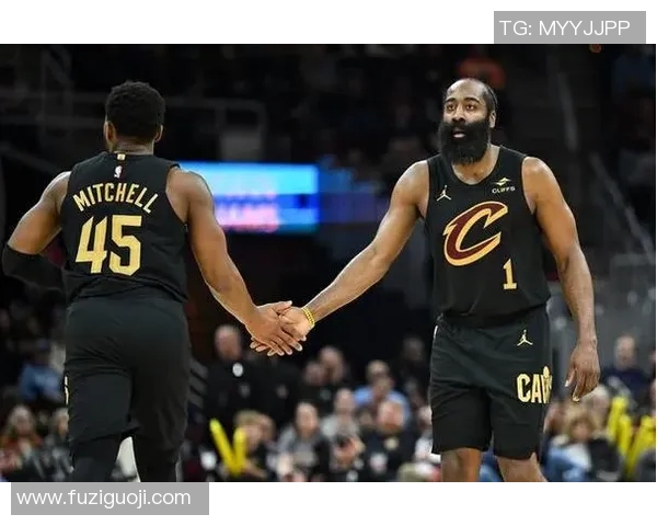 骑士与鹈鹕激战10月31日球迷期待精彩对决与精彩瞬间 骑士与鹈鹕激战10月31日球迷期待精彩对决与精彩瞬间