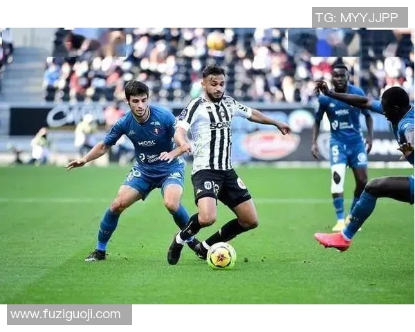 吉英坎主场迎战昂热争夺三分双方实力对决引人关注